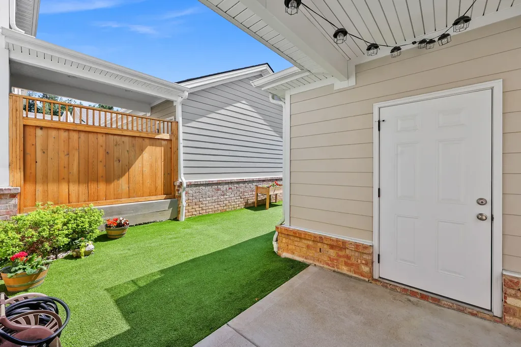 2221 Patchen Lake Lane Lexington KY 40505