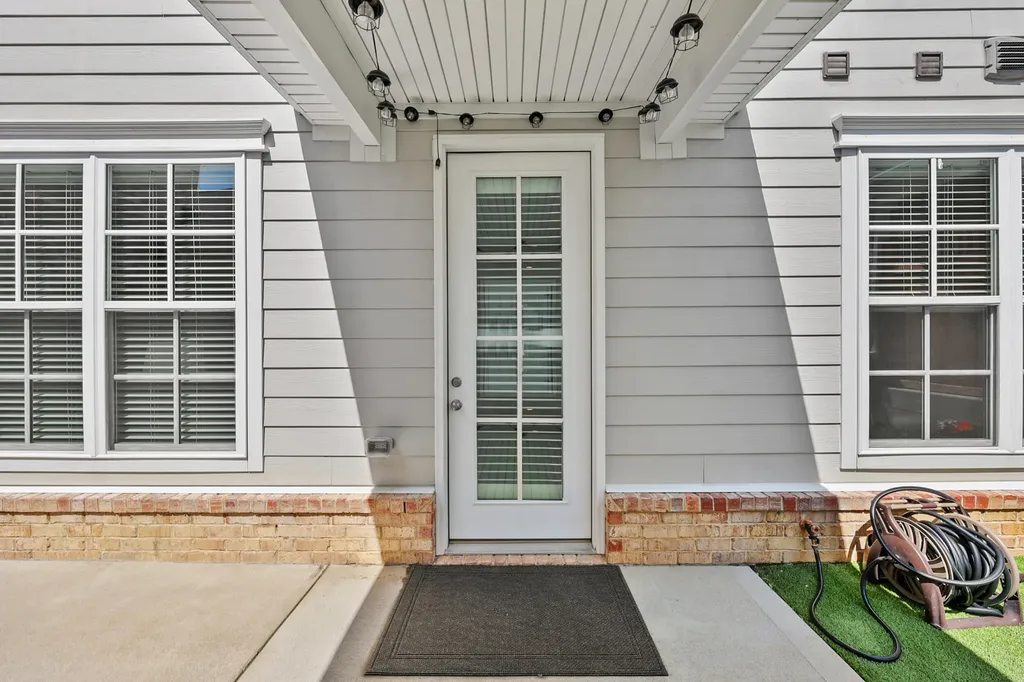 2221 Patchen Lake Lane Lexington KY 40505