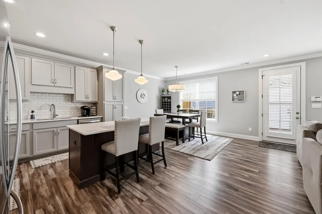 2221 Patchen Lake Lane Lexington KY 40505