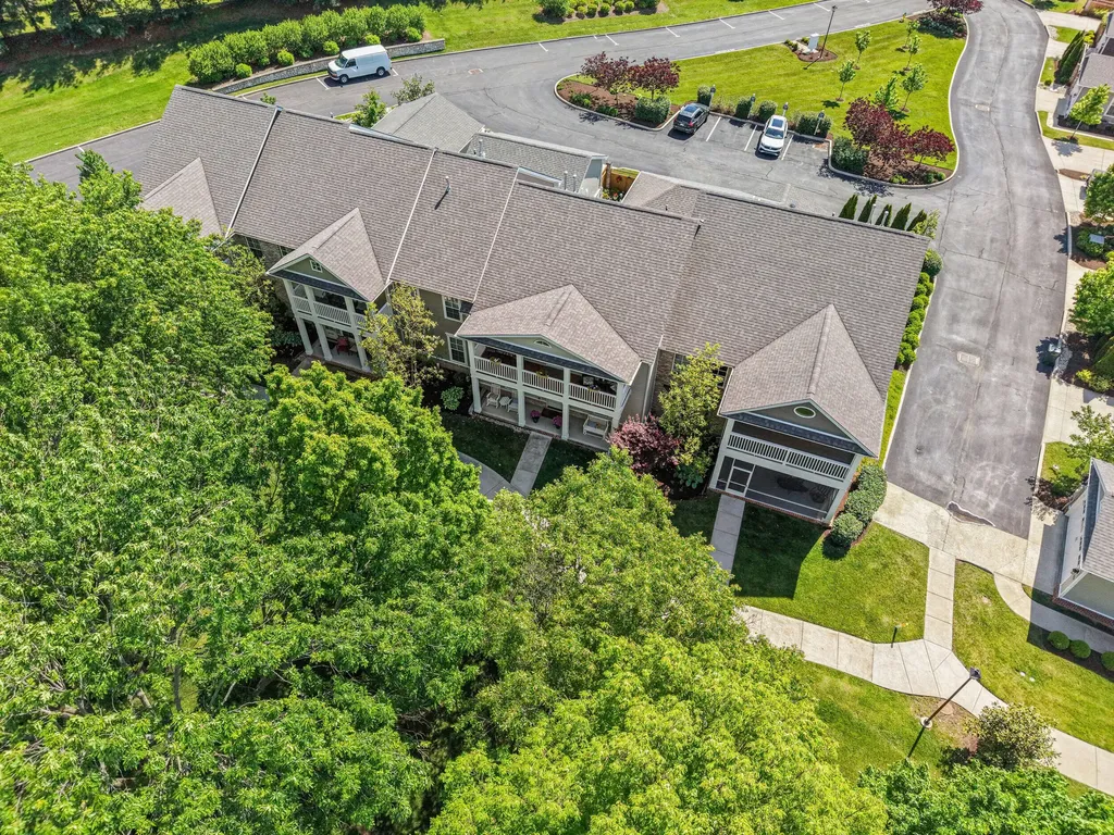 2221 Patchen Lake Lane Lexington KY 40505