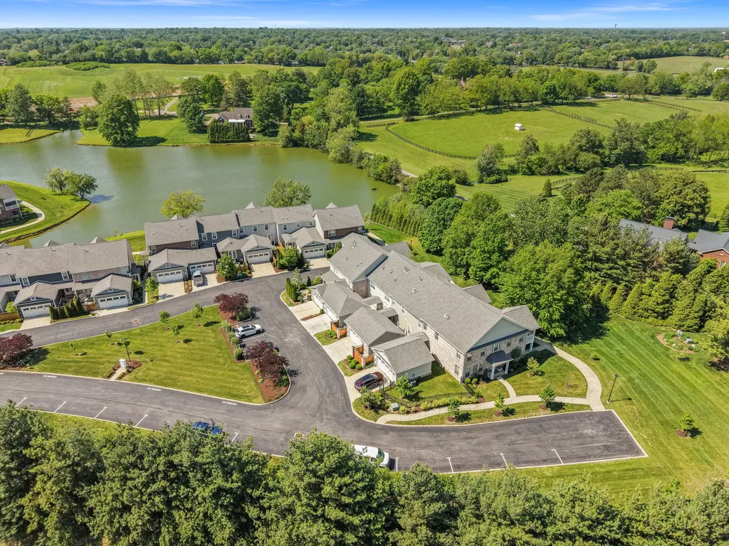 2221 Patchen Lake Lane Lexington KY 40505
