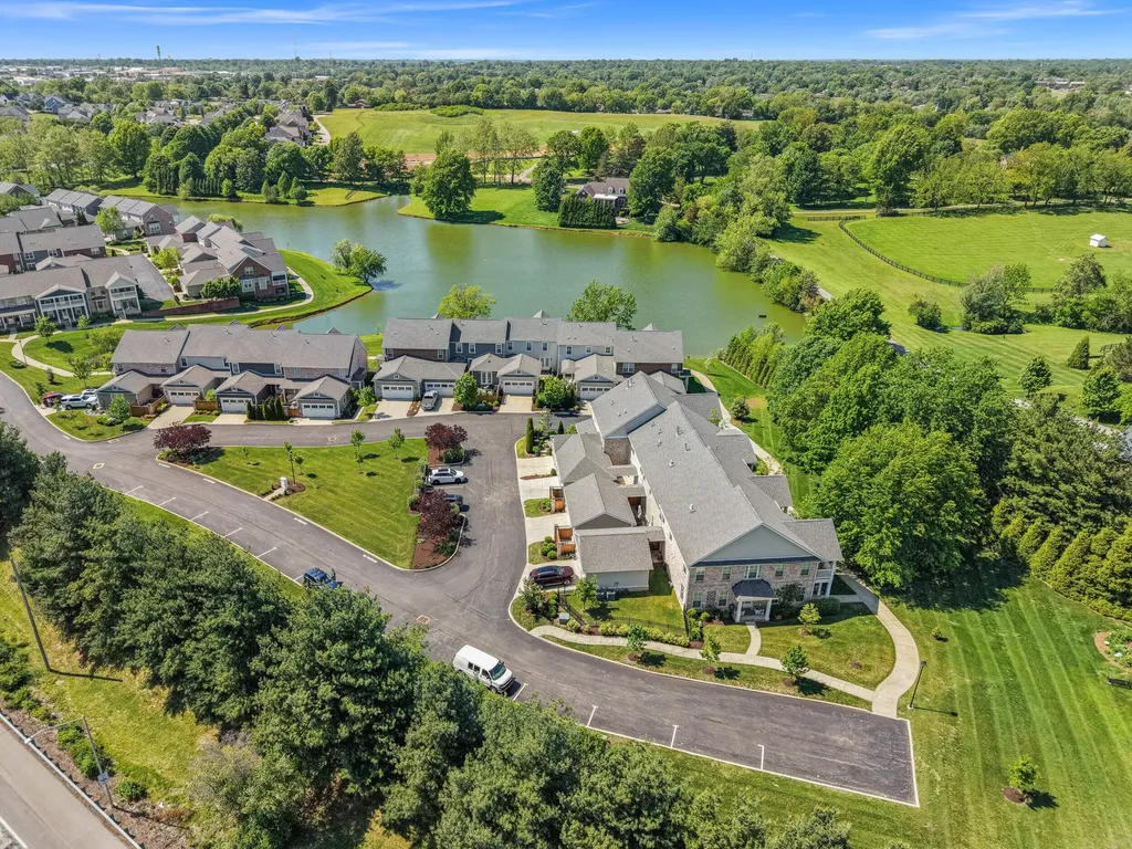2221 Patchen Lake Lane Lexington KY 40505