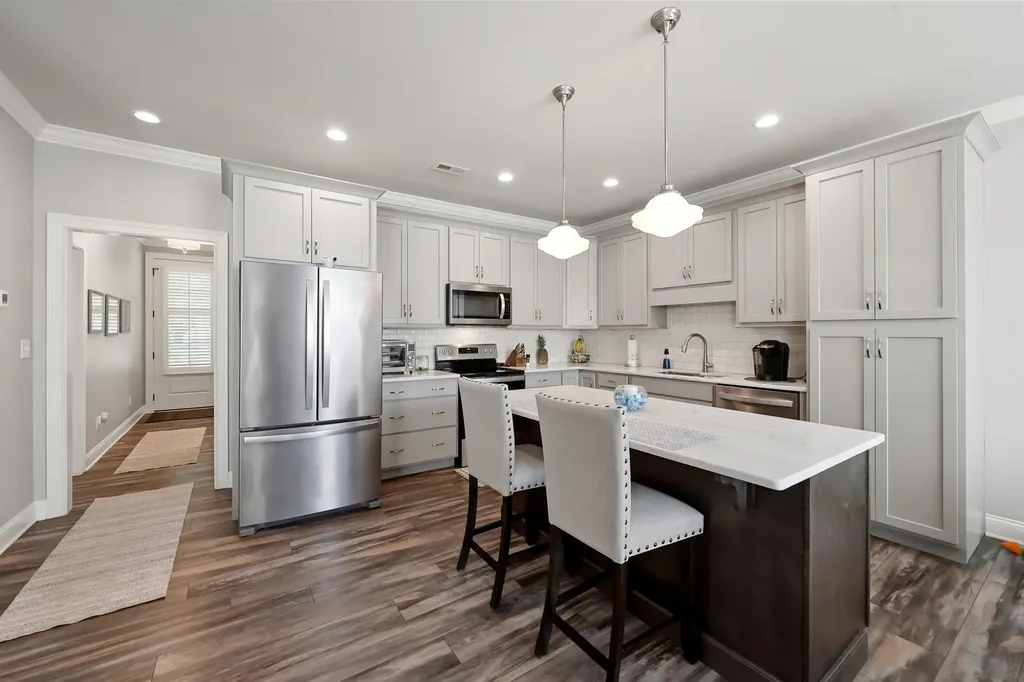 2221 Patchen Lake Lane Lexington KY 40505
