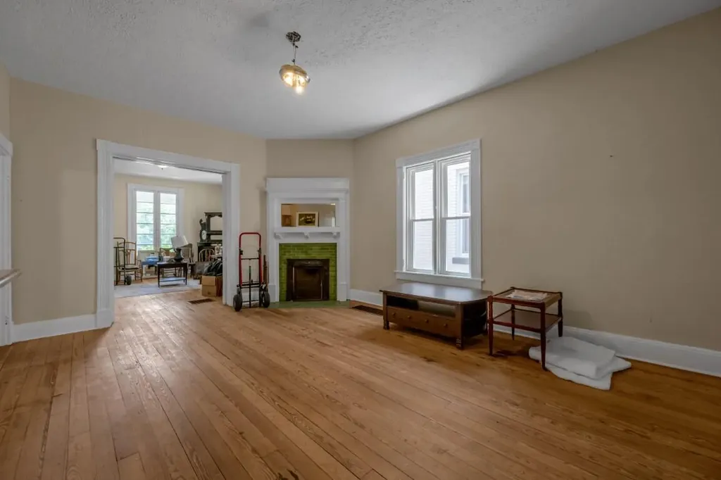 33 Mentelle Park Lexington KY 40502