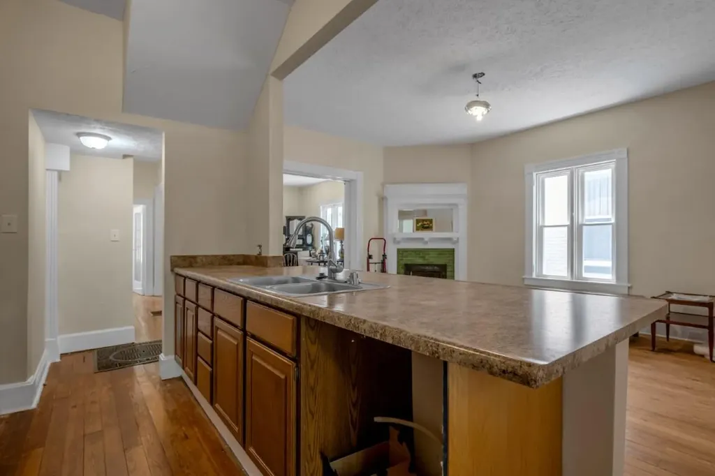 33 Mentelle Park Lexington KY 40502