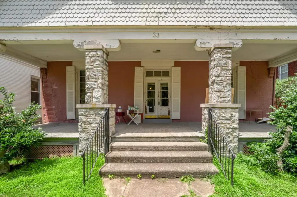 33 Mentelle Park Lexington KY 40502