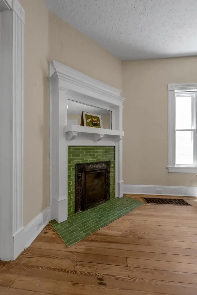 33 Mentelle Park Lexington KY 40502