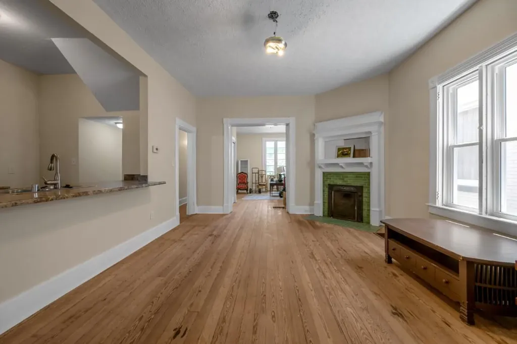 33 Mentelle Park Lexington KY 40502