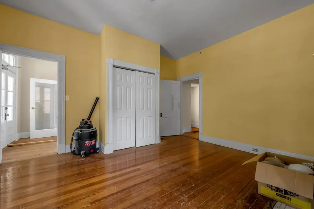33 Mentelle Park Lexington KY 40502