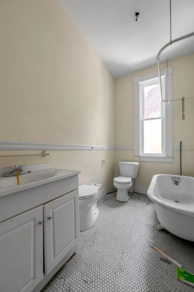 33 Mentelle Park Lexington KY 40502