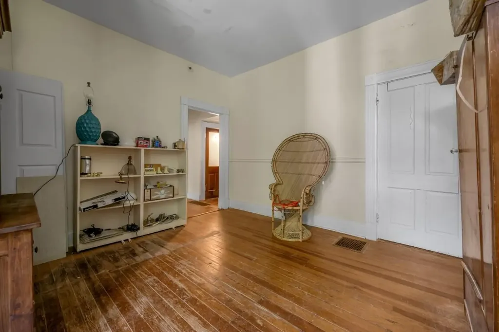 33 Mentelle Park Lexington KY 40502