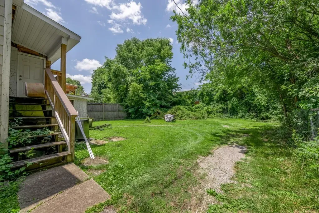 33 Mentelle Park Lexington KY 40502