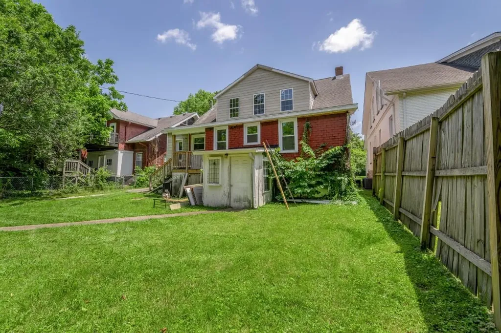 33 Mentelle Park Lexington KY 40502