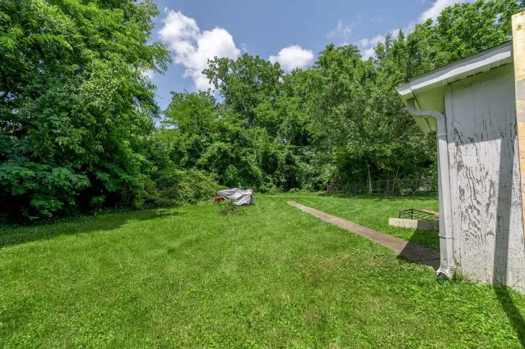 33 Mentelle Park Lexington KY 40502