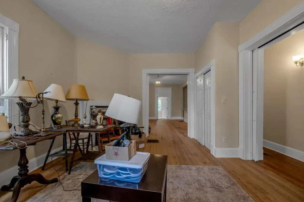 33 Mentelle Park Lexington KY 40502