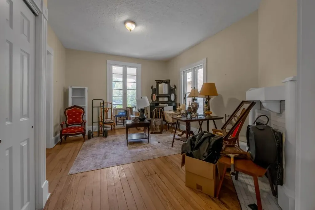 33 Mentelle Park Lexington KY 40502
