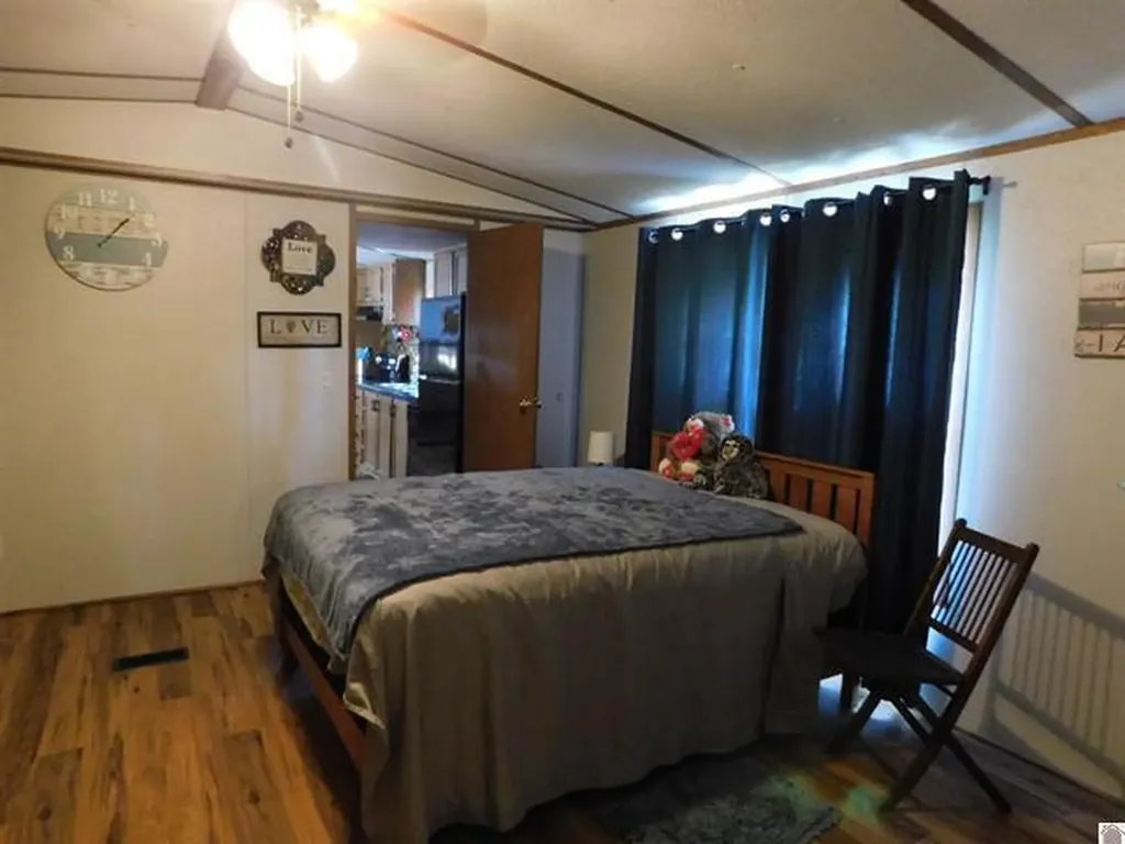 138 White Dove Lane Gilbertsville KY 42044