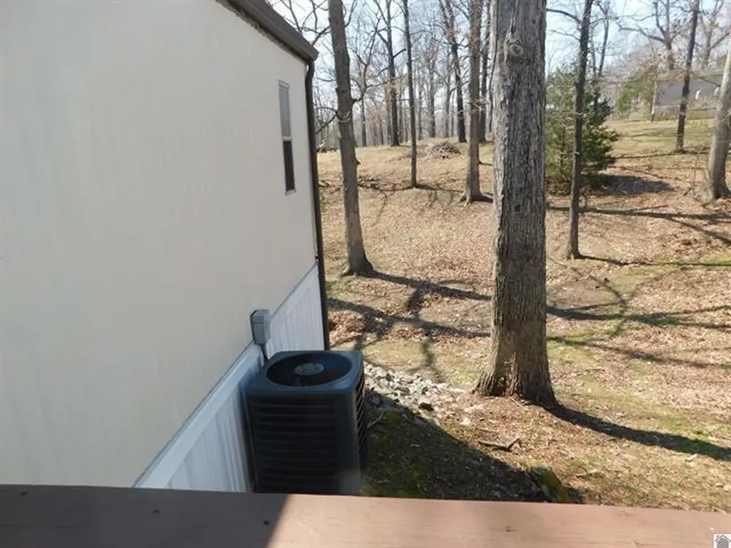 138 White Dove Lane Gilbertsville KY 42044