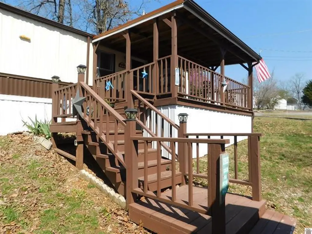 138 White Dove Lane Gilbertsville KY 42044