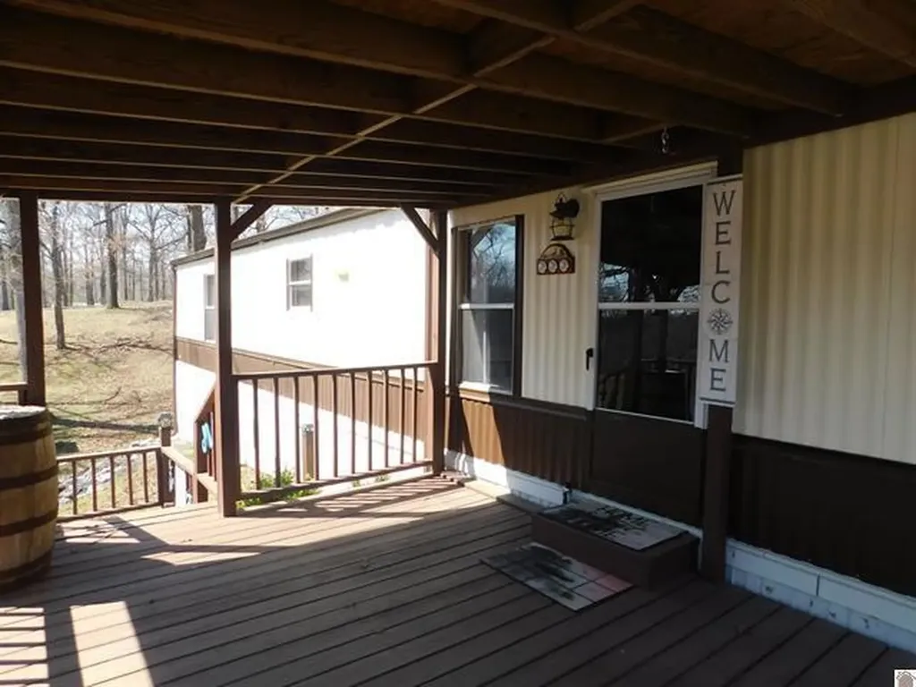 138 White Dove Lane Gilbertsville KY 42044