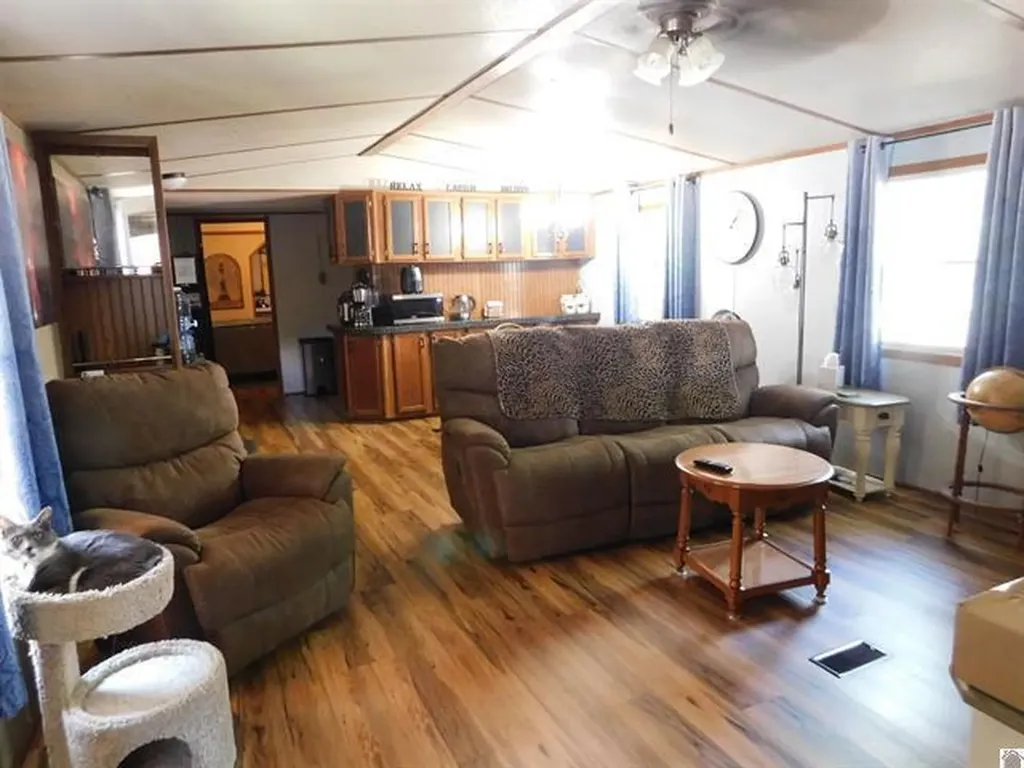 138 White Dove Lane Gilbertsville KY 42044