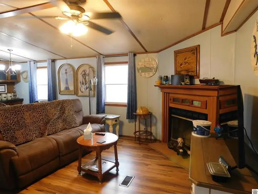 138 White Dove Lane Gilbertsville KY 42044