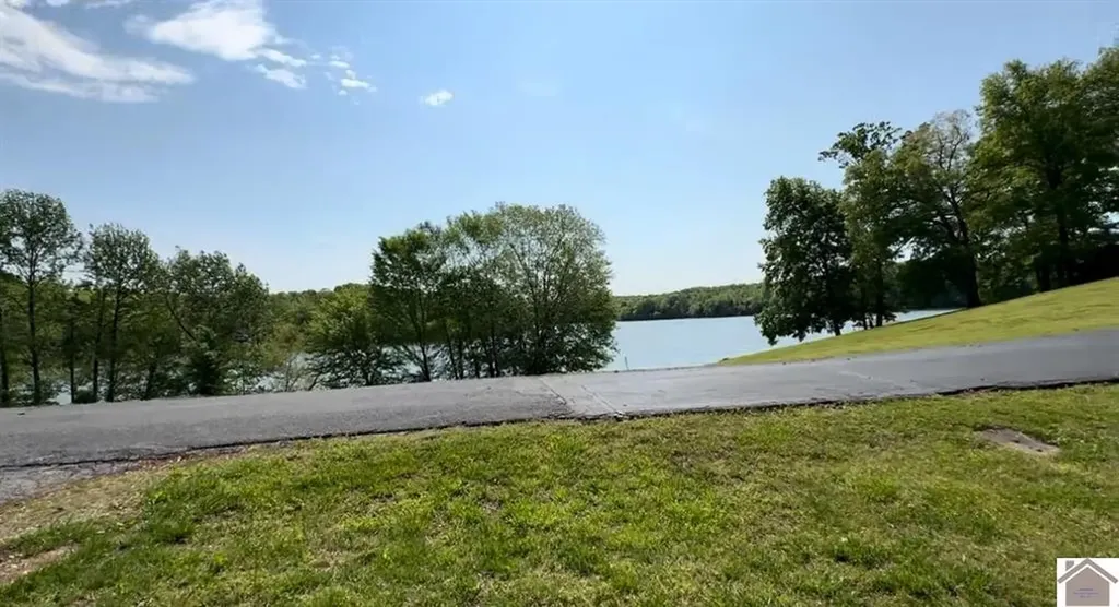 700 700 Kennedy Road Eddyville KY 42038