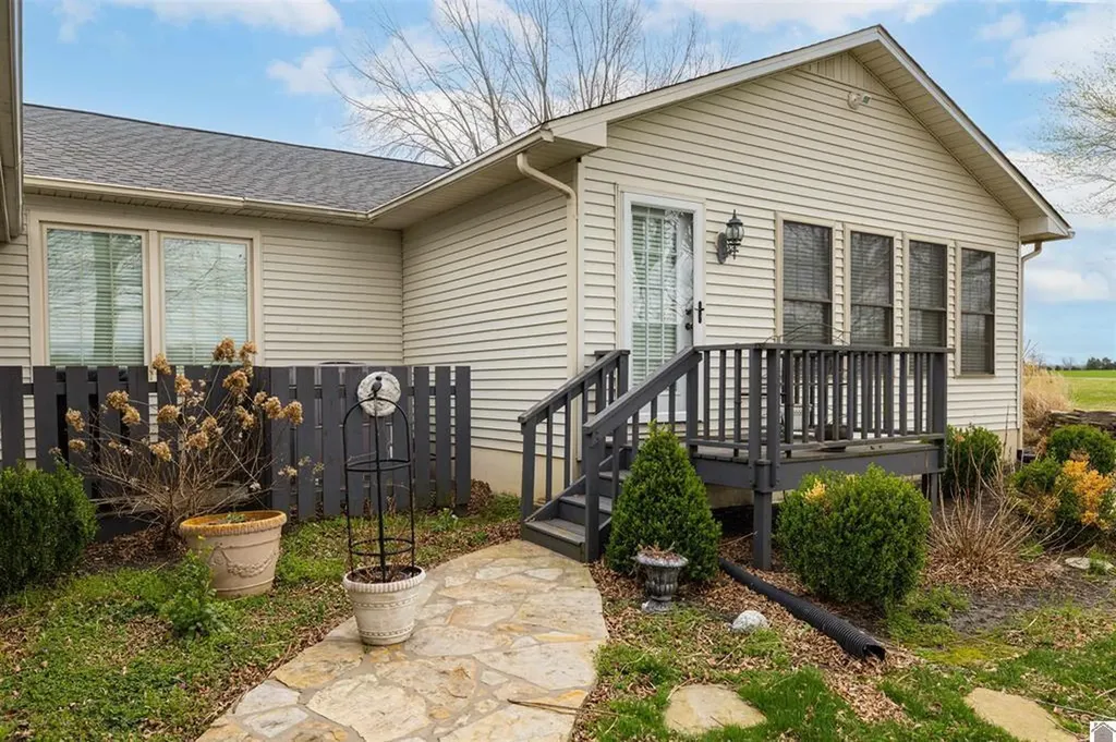 99 Merit Road Mayfield KY 42066