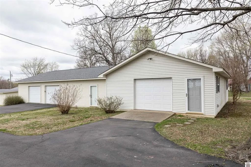 99 Merit Road Mayfield KY 42066