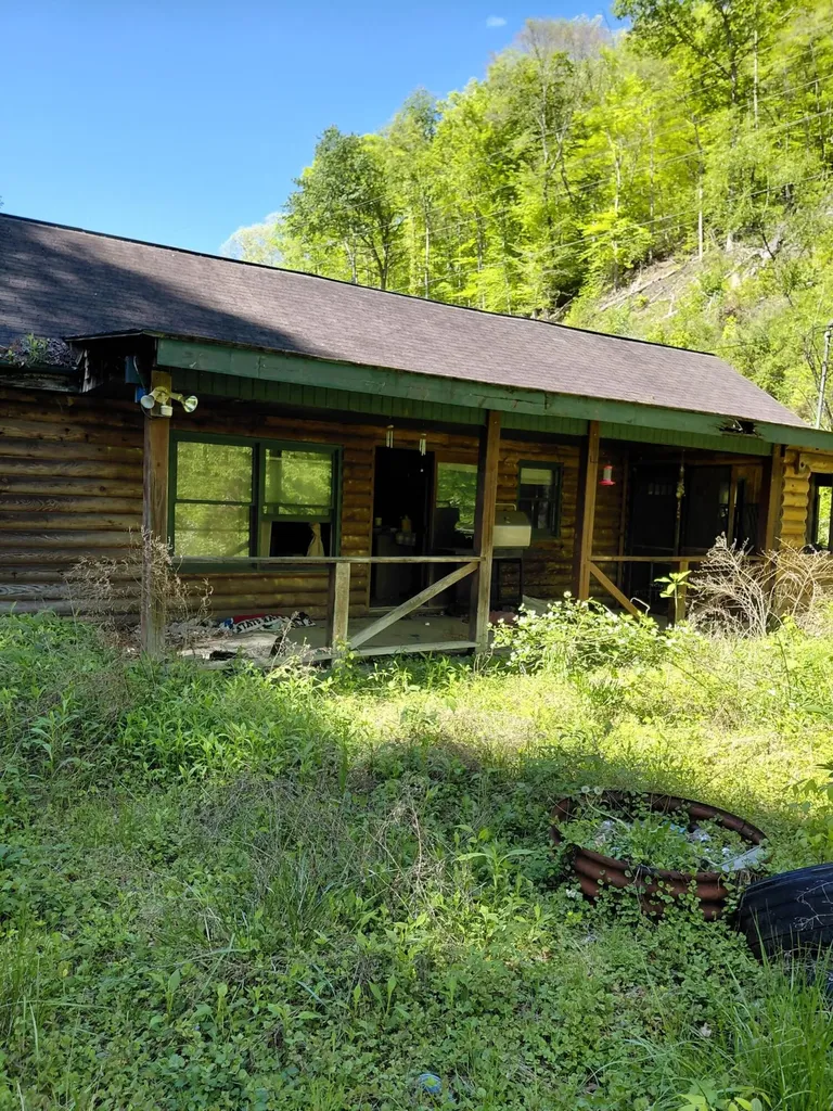 31 Buck Lick Drive Whitesburg KY 41858