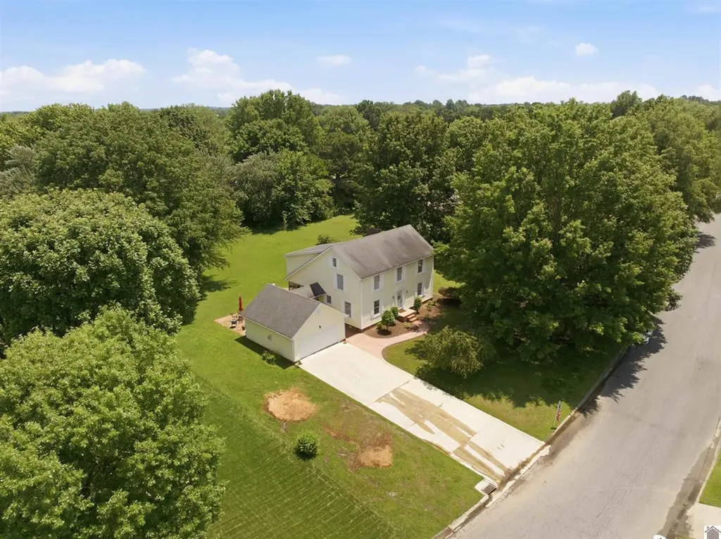 1524 Bellemeade Drive Mayfield KY 42066