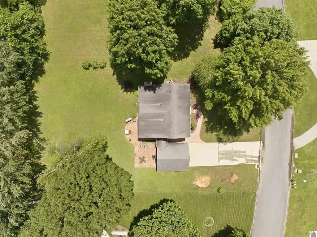1524 Bellemeade Drive Mayfield KY 42066