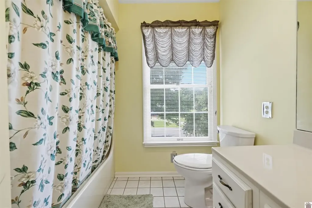 1524 Bellemeade Drive Mayfield KY 42066