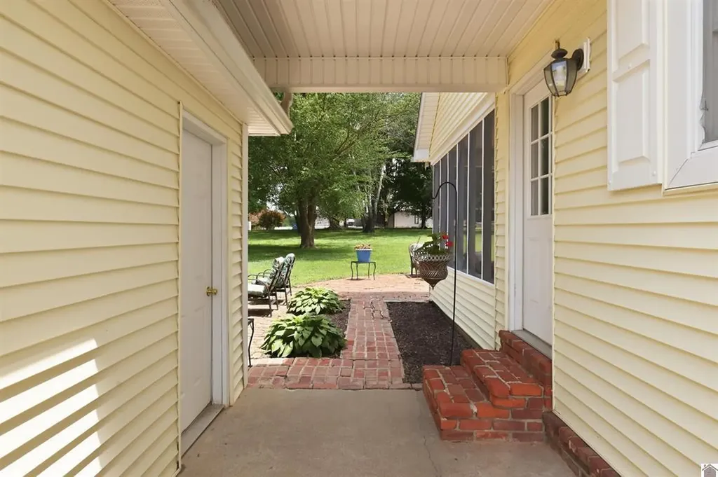 1524 Bellemeade Drive Mayfield KY 42066