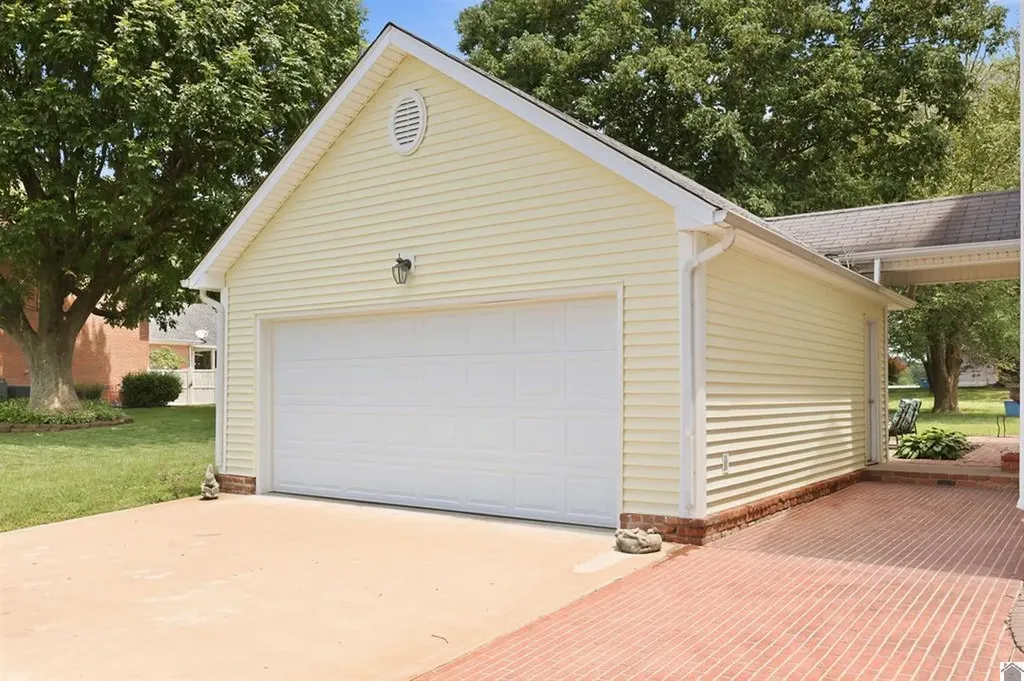 1524 Bellemeade Drive Mayfield KY 42066