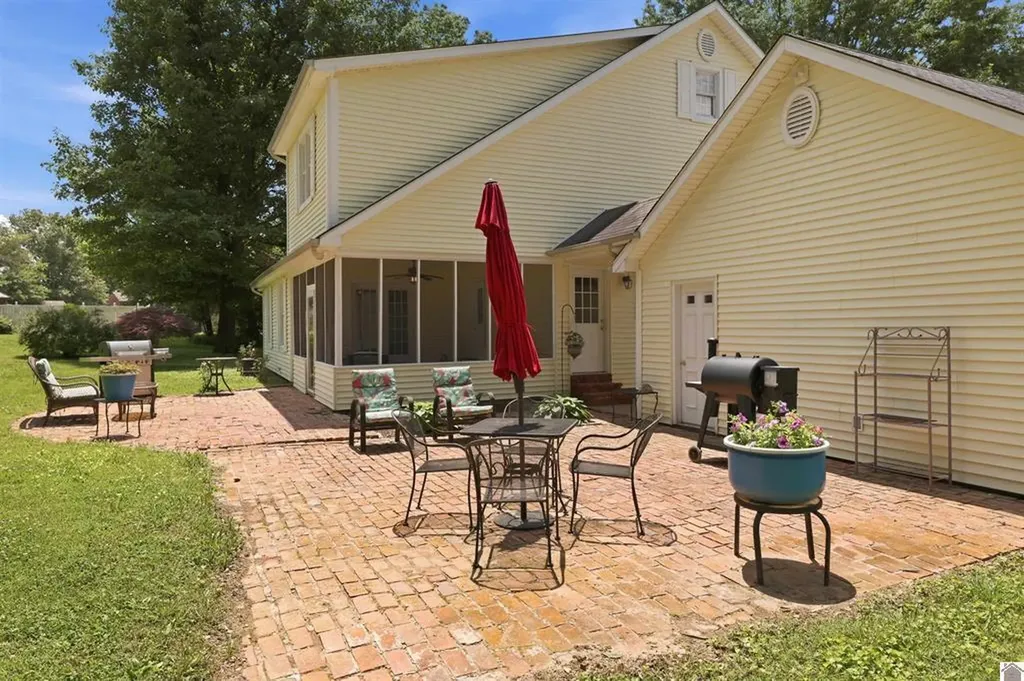 1524 Bellemeade Drive Mayfield KY 42066