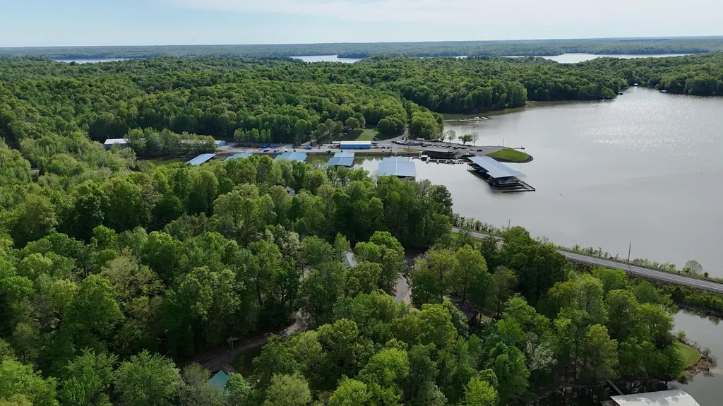 346 Deer Run Road Eddyville KY 42038