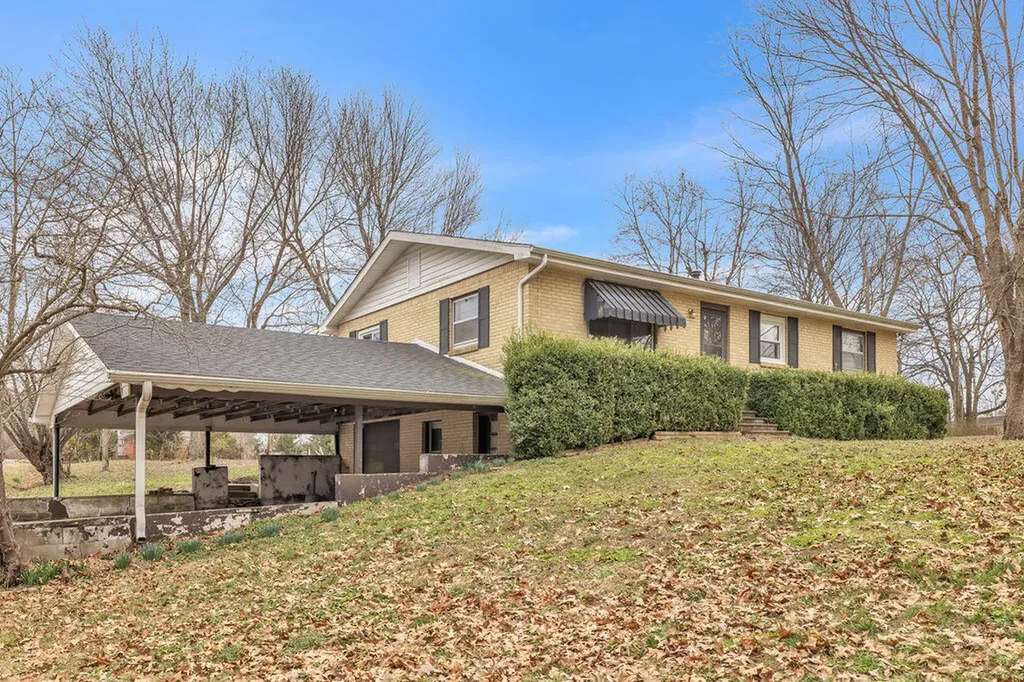 6360 Old Mayfield Road Paducah KY 42003