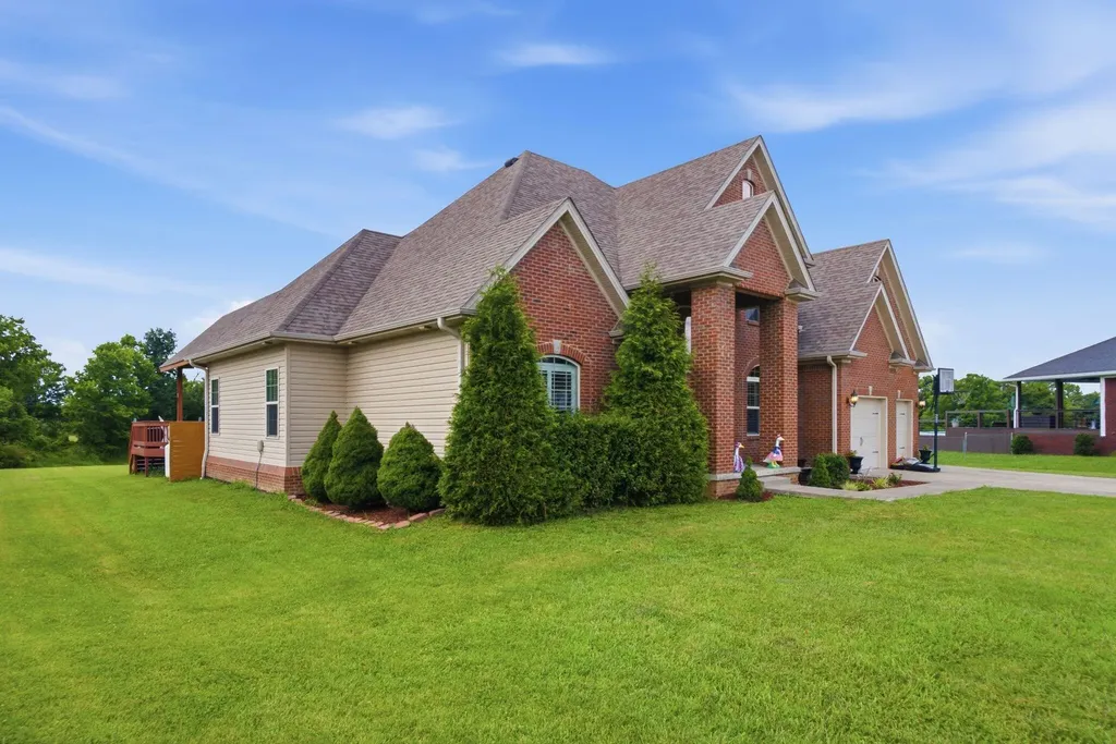 1065 Running Brook Drive Lawrenceburg KY 40342