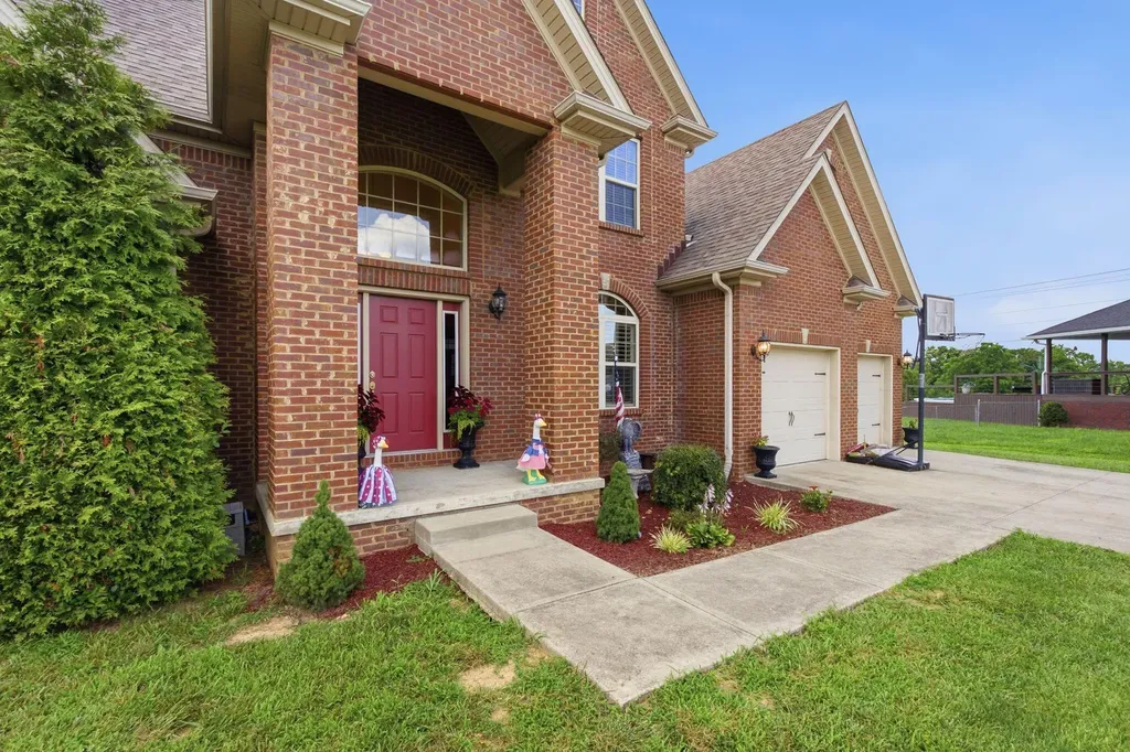 1065 Running Brook Drive Lawrenceburg KY 40342