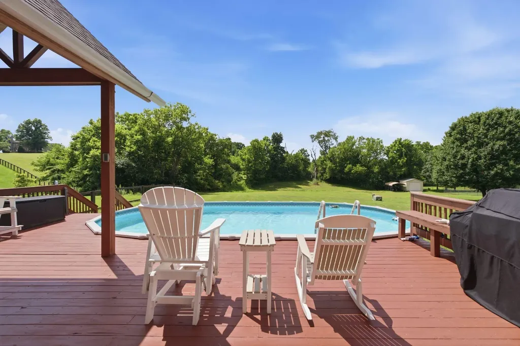 1065 Running Brook Drive Lawrenceburg KY 40342