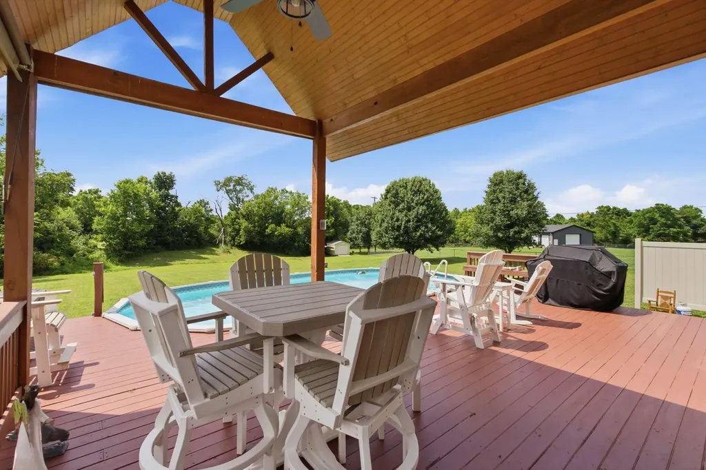 1065 Running Brook Drive Lawrenceburg KY 40342