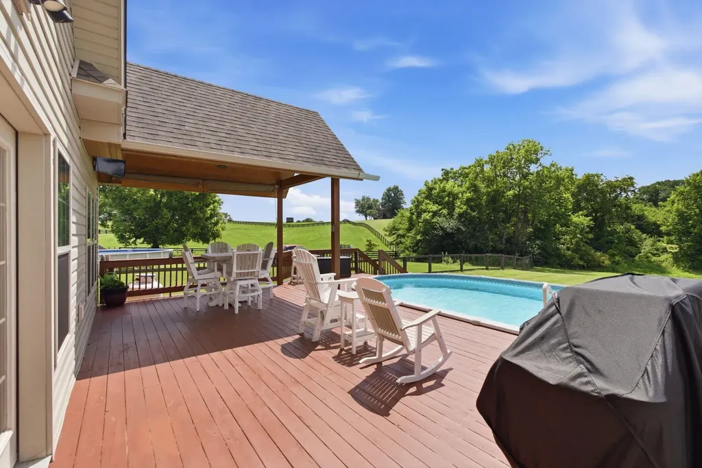 1065 Running Brook Drive Lawrenceburg KY 40342
