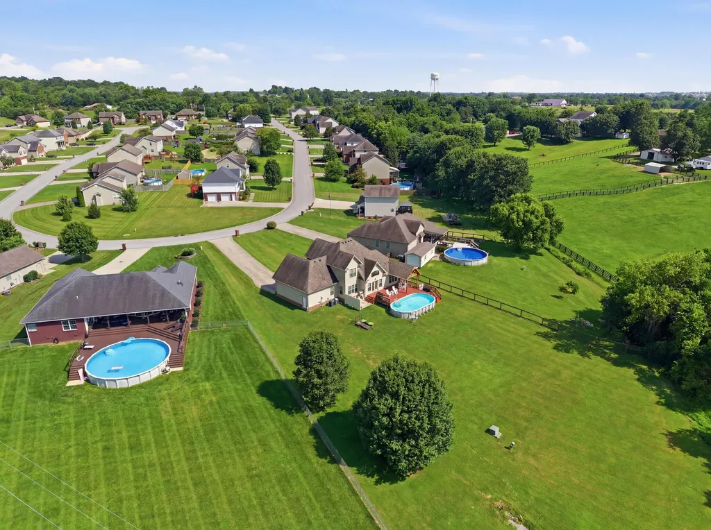 1065 Running Brook Drive Lawrenceburg KY 40342