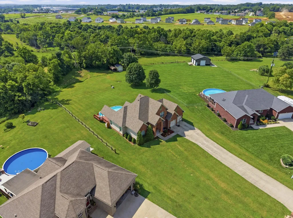 1065 Running Brook Drive Lawrenceburg KY 40342