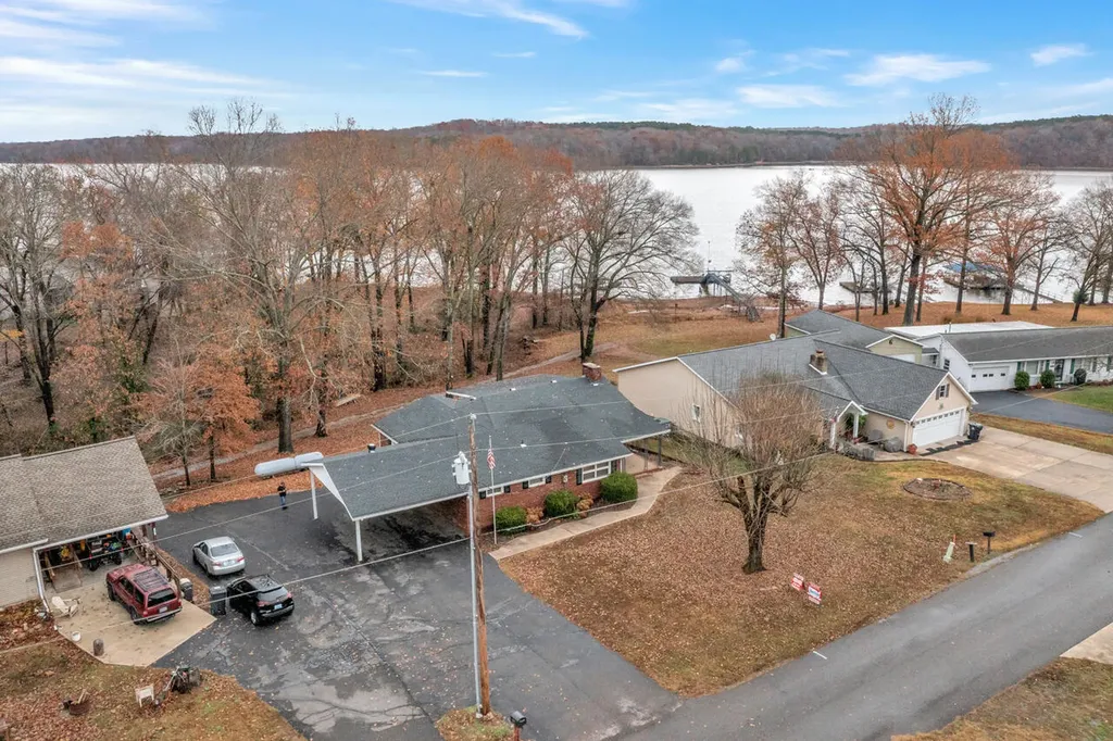38 Elmhurst Lane Murray KY 42071