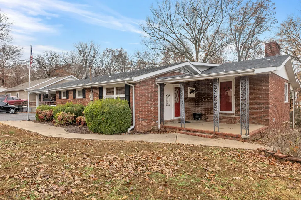 38 Elmhurst Lane Murray KY 42071