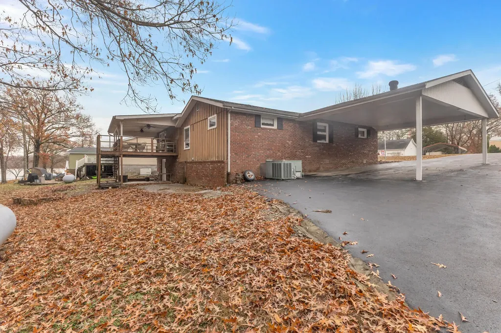 38 Elmhurst Lane Murray KY 42071