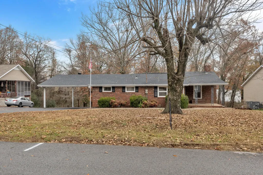 38 Elmhurst Lane Murray KY 42071