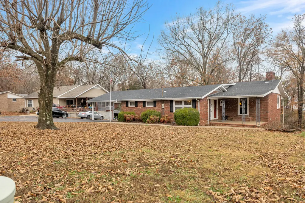 38 Elmhurst Lane Murray KY 42071